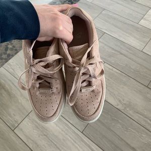 Nike AF1 light pink